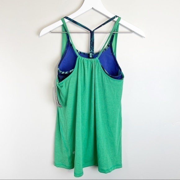 NWT CHAMPION Tank Top w/ Built-in Sports Bra Size Small - Picture 4 of 7